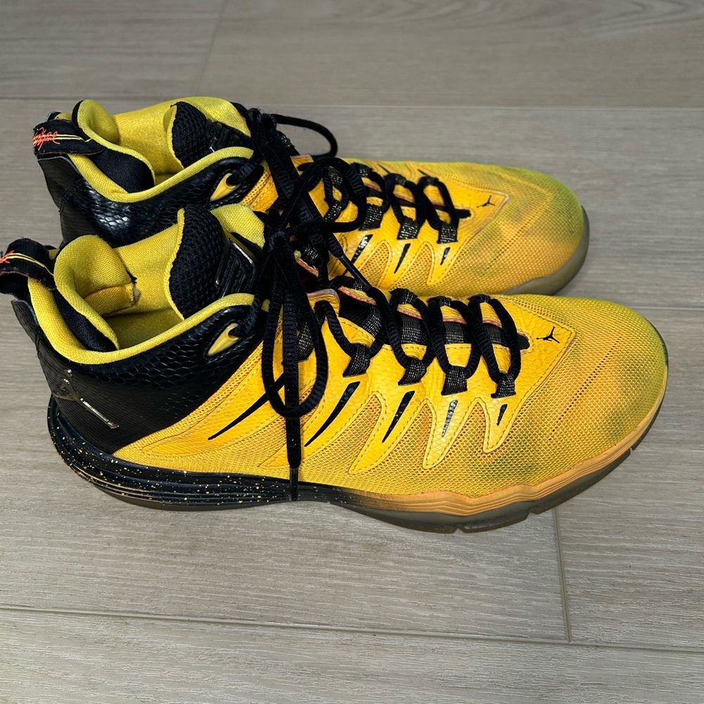 Men’s Air Jordan CP3.IX Yellow Dragon Basketball Sneakers Size 8